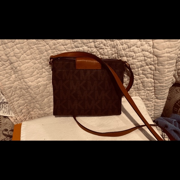 Michael Kors bags - Picture 2 of 6